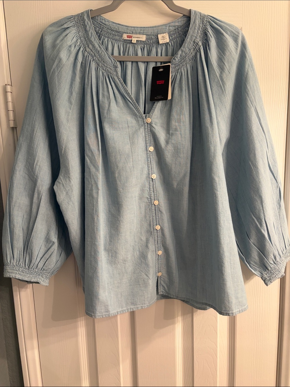 Women’s Levi's Lightweight Blue Denim Peasant Shirt-NWT